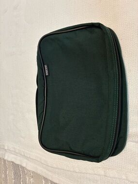 Travel Toiletry Bag — Dark Green